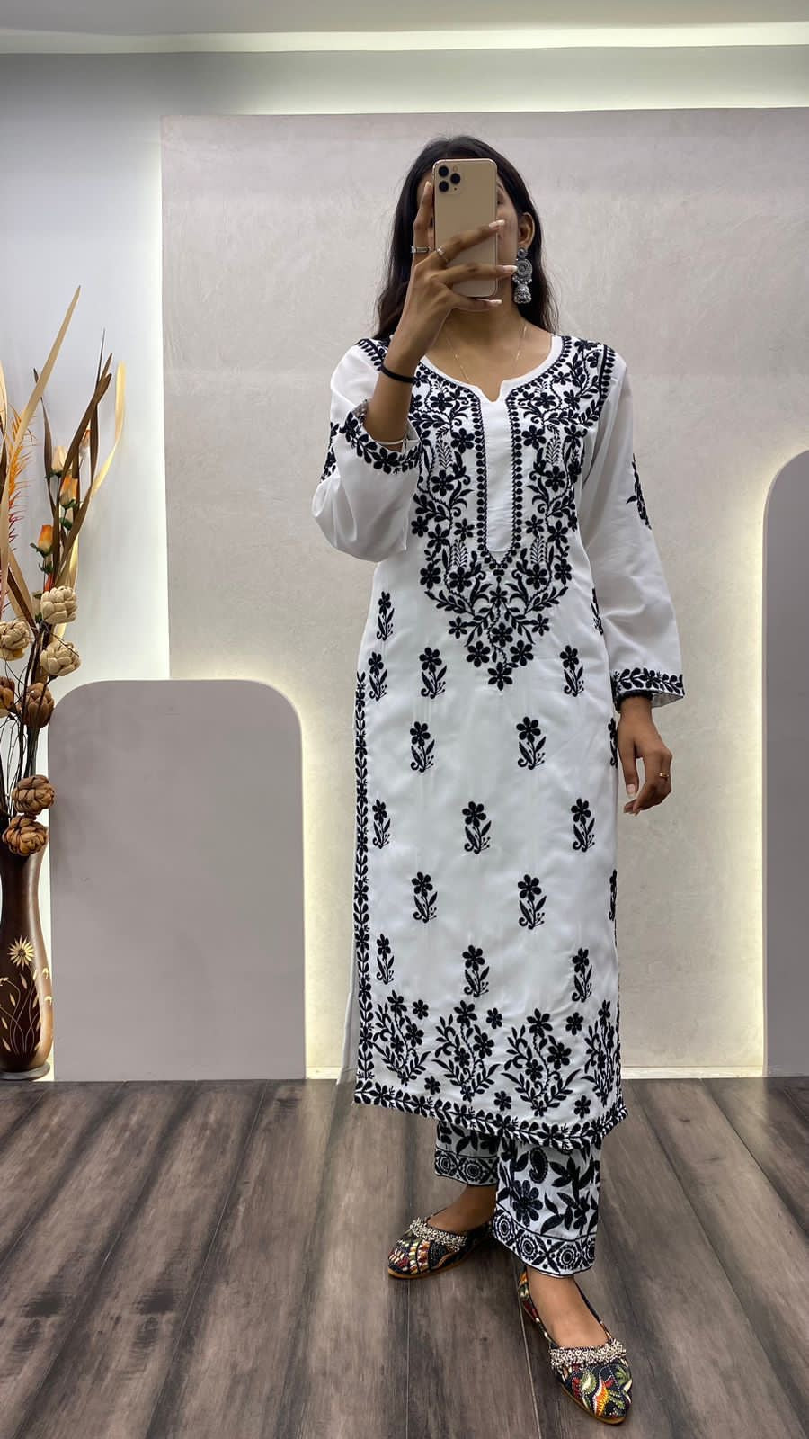 Aaradhya White Chikankari Kurti Pant Set